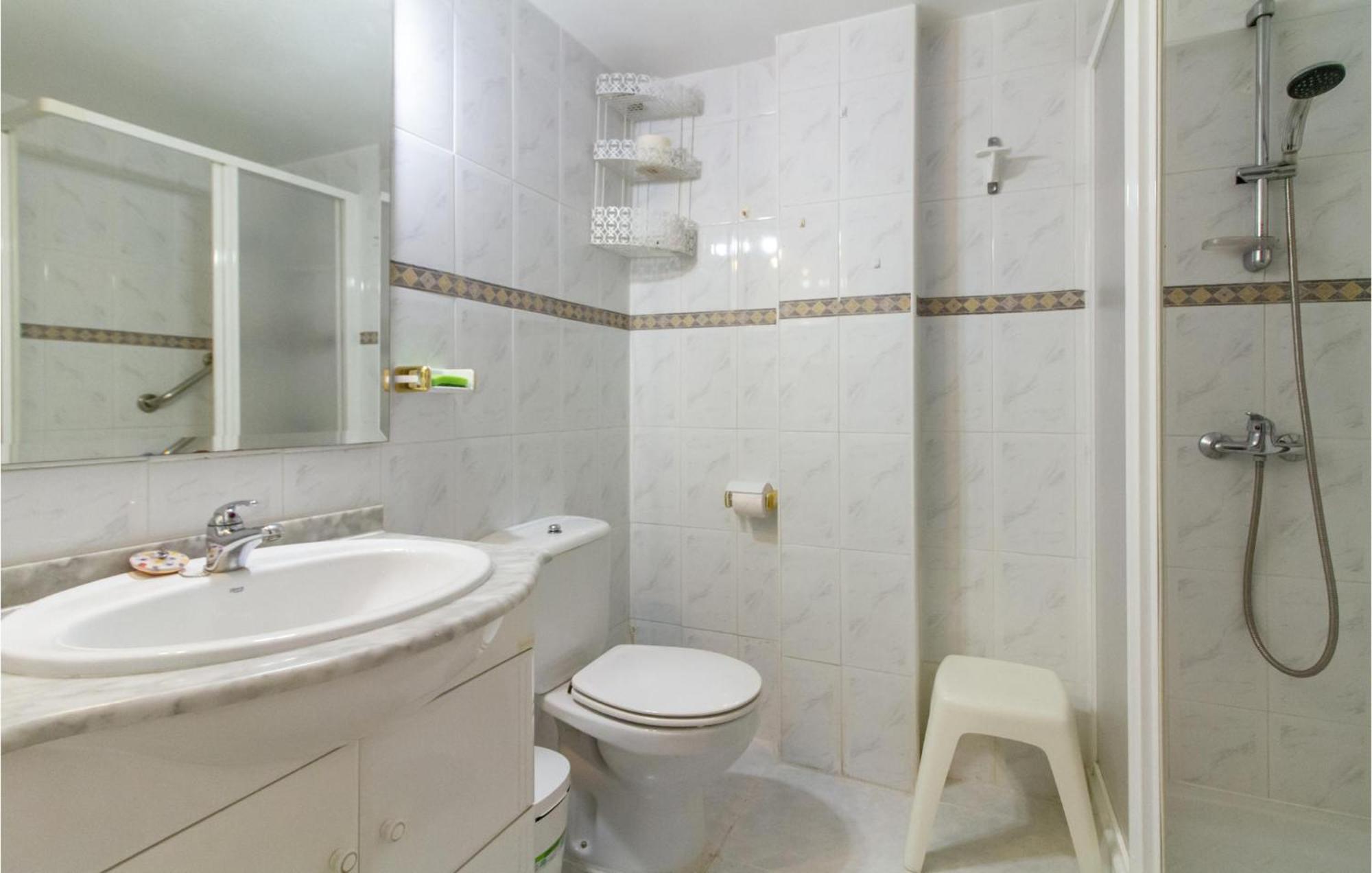 Stunning Apartment In Gandia With Kitchen Екстер'єр фото